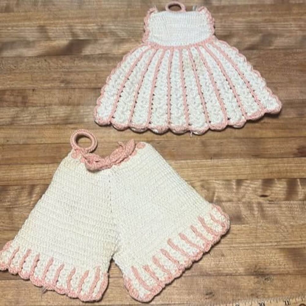 Vintage Handmade Pink and White Crochet Potholders